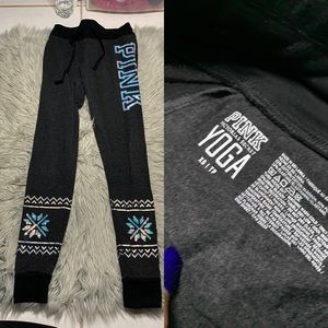VS pink holiday leggings